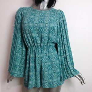 Love Fire Jr Small Green Romper White Floral Print Bell Sleeves Round Neck Sexy!